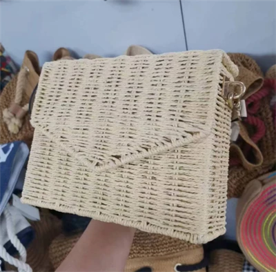 Ženska torba za plažo iz naravnega ratana
