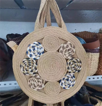 Okrogla oblika ženska ramena