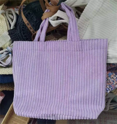 Vijolična ženska nakupovalna torba iz velveta