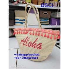 Slamanska torba na plaži