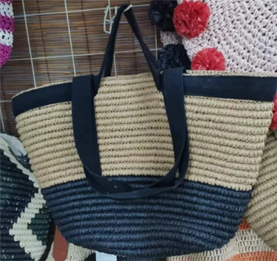 Črna bombažna traku velike ženske vrečke na plaži